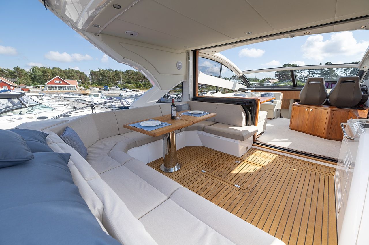 YACHT Sunseeker Predator 57 2016