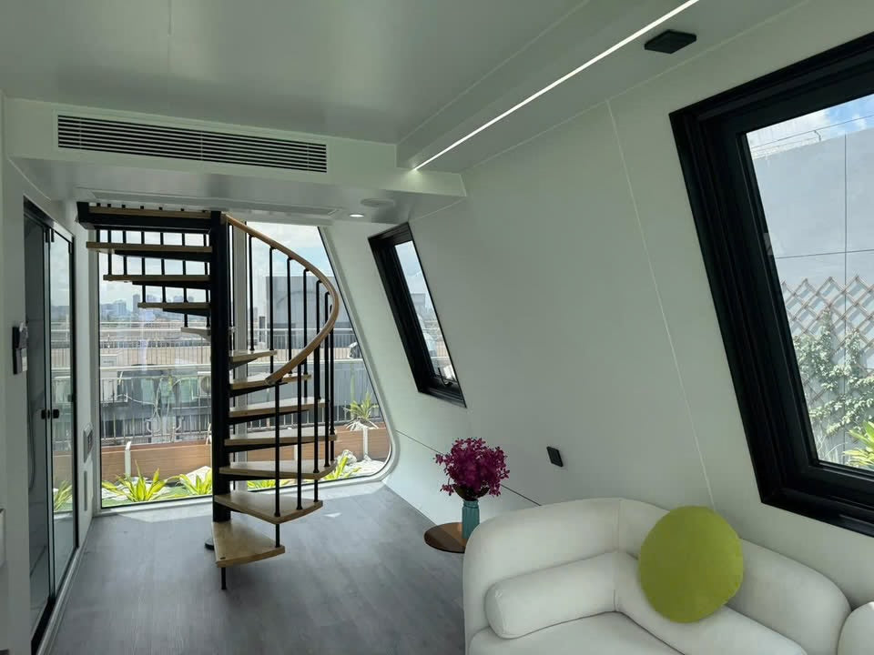 Micro Maison Triangle Intelligente 33 m² avec Mezzanine