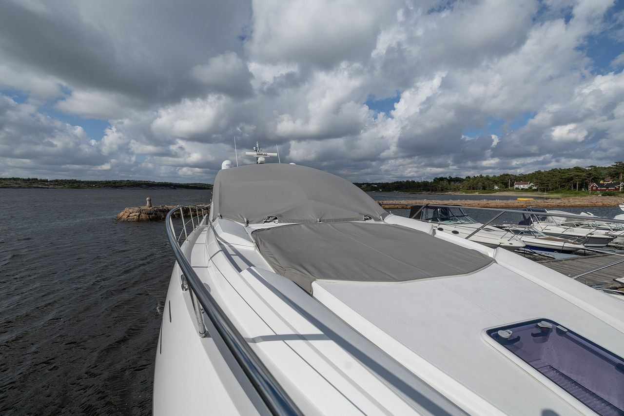 YACHT Sunseeker Predator 57 2016