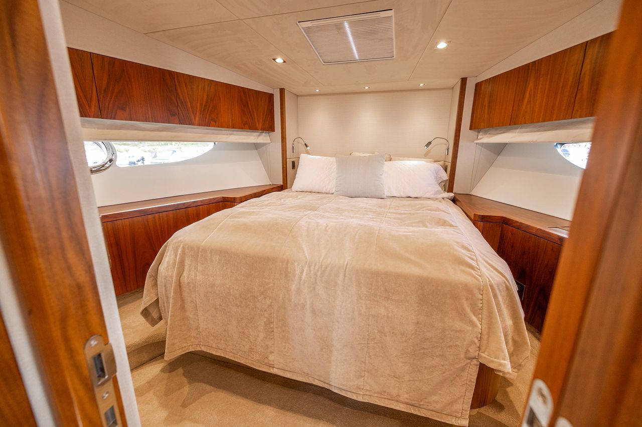 YACHT Sunseeker Predator 57 2016