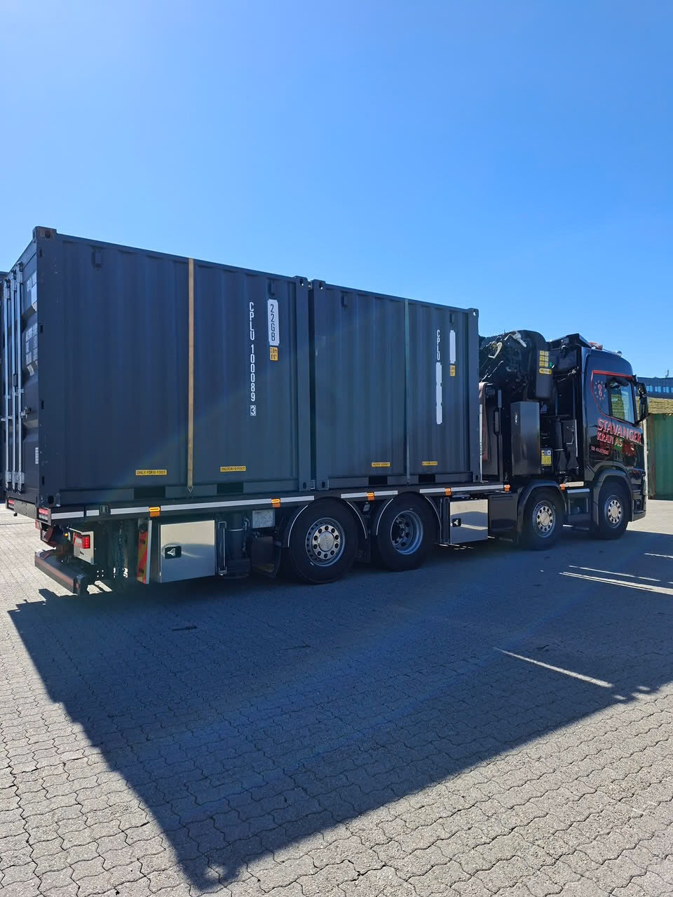 Container Maritime ISO 10 Pieds Neuf RAL 7016 – Stockage Sécurisé