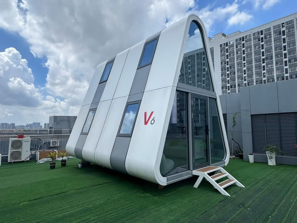 Micro Maison Triangle Intelligente 33 m² avec Mezzanine